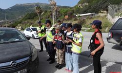 Samandağ'da 23 Nisan'da trafik denetimini çocuklar yaptı