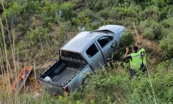 Antalya'da uçuruma yuvarlanan kamyonetteki 1 kişi öldü, 3 kişi yaralandı