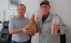 Babasından kalan ata tohumlarını İlçe Tarım ve Orman Müdürlüğüne verdi