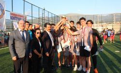 İskenderun'da depremzede çocuklar için düzenlenen futbol turnuvası tamamlandı