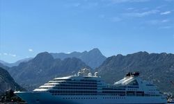 "Seabourn Quest" kruvaziyeriyle Antalya'ya 450 yolcu geldi