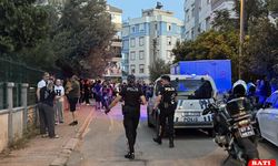 Bıçakla çevreye ve polis ekiplerine saldıran kişi etkisiz hale getirildi
