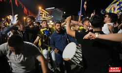 Fenerbahçe'nin derbi zaferi davul zurnayla kutlandı