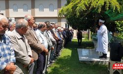 Kendisini yakmaya çalışan oğlunu engellemek isterken yaralanan anne hastanede öldü