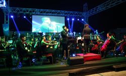 Hatay Akademi Senfoni Orkestrası depremzedelere konser verdi