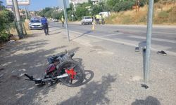 Mersin'de otomobille çarpışan motosikletteki 1 kişi öldü, 1 kişi yaralandı