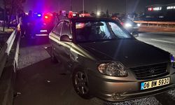 Kocaeli'de 3 otomobilin karıştığı zincirleme trafik kazasında 2 kişi yaralandı
