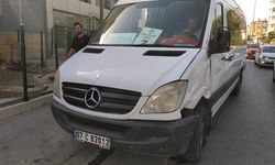 Antalya'da minibüsle motosikletin çarpıştığı kazada 1 kişi ağır yaralandı