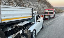 Mersin'de tıra arkadan çarpan otomobilin sürücüsü yaralandı