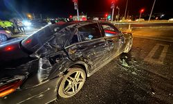 Otomobil ile tır çarpıştı 6 kişi yaralandı