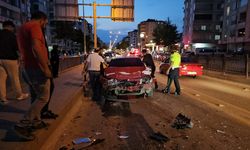 2 otomobilin çarpışması sonucu 3 kişi yaralandı