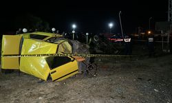 Nevşehir'de direğe çarparak iki parçaya bölünen otomobildeki 1 kişi öldü, 3 kişi yaralandı