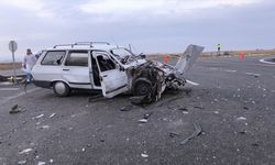 2 otomobilin çarpıştığı kazada 1 kişi öldü, 3 kişi yaralandı