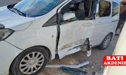 Kumluca da trafik kazası 2 yaralı