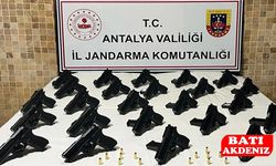 Antalya’da Gece Baskını: Silah ve Şarjörlerle Yakalandılar!