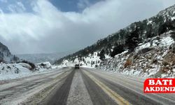 Antalya-Konya Yolunda Kar Engeli: Ulaşım Felç Oldu!