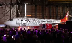 Dünyanın dövme tasarımlı ilk uçağı havalandı