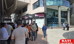 Kumluca’da Yine Protesto:Pazarcılardan Belediye Önünde Tepki