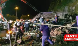 Kaya parçaları can aldı: Aile darmadağın oldu!