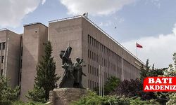 CHP’de Yargı Süreci Devam Ediyor: Kurultay Davası Ertelendi