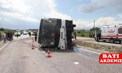 Yolcu otobüsü yan yattı: Yaralılar var!