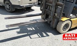 Geri Manevra Can Yaktı: Forklift Bıçağı Motosikleti Biçti