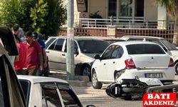 Kumluca’da Motosiklet ile Otomobil Çarpıştı