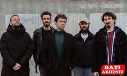 Sevilen Rock Grubu Adamlar Sahnelerden Çekiliyor