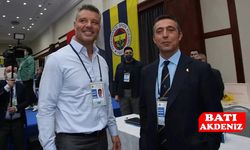Seçim Öncesi Samimi Görüntü: Koç ve Saran Kongrede Karşılaştı