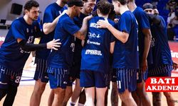 Anadolu Efes Podgorica’da Zaferle Start Aldı