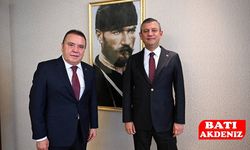 Özgür Özel’den Sert Tepki: “Muhittin Böcek’e İftiralar Atılıyor!”