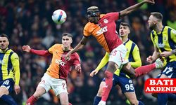 Derbide İlklere İmza: Galatasaray-Fenerbahçe Maçında Çift Spiker Dönemi