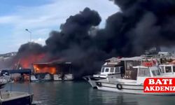 Marina Alevlere Teslim Oldu: 7 Tekne Kül Oldu