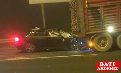 Kırmızı Işıkta Duran Tıra Çarptı: Aynı Araçtan 4 Cenaze!