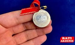 Düğünde Şaşırtan Takı: Altın Diye 5 TL Takıldı