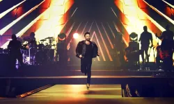 Megastar Tarkan İstanbul'da hayranlarıyla buluştu