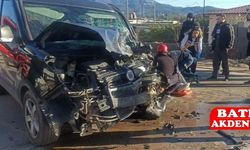 Hafif Ticari Araç ile İşçi Minibüsü Kafa Kafaya Çarpıştı, 7 Yaralandı