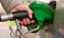 Akaryakıta yine dev zam geliyor