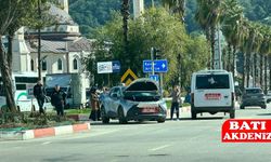 Kumluca Kale Kule Kavşağında Trafik Kazası: 1 Kişi Yaralandı