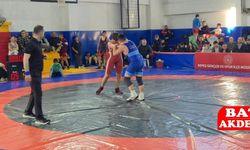 Kumlucalı Güreşçiler İl Şampiyonasında Kürsüye Çıktı