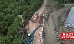 DSİ Kumluca Baysi Deresi’nde Makinalı Çalışmalarını Sürdürüyor