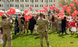 Jandarma'dan öğrencilere 23 Nisan sürprizi