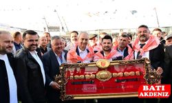 Kepez’in Başpehlivanı Enes Doğan: 10. Yağlı Güreşlerde Altın Kemerin Sahibi oldu