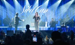 Sibel Can Yavru Vatan'da büyüledi