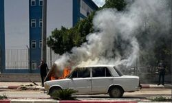 Kumluca’da Korkutan Araç Yangını: Otomobil Alevlere Teslim Oldu!