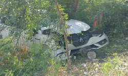 Düzce'de otomobil şarampole kaydı: 3 yaralı!