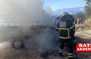 Seyir Halindeki Kamyonet Alev Alev Yandı!