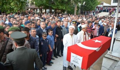ELMALI ŞEHİDİNİ UĞURLADI.