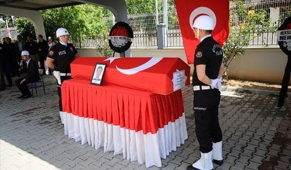 Mersin'de trafik kazasında ölen polis memuru için tören düzenlendi