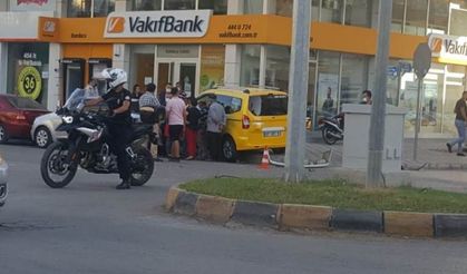 Kumluca'da Maddi Hasarlı Trafik Kazası